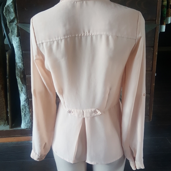 Very classy top! - Picture 2 of 2